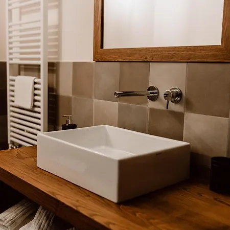 Kalipe אלאניה ואלססיה